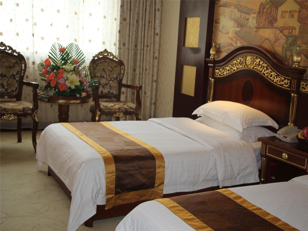 New West Street International Hotel Yangshuo Bagian luar foto