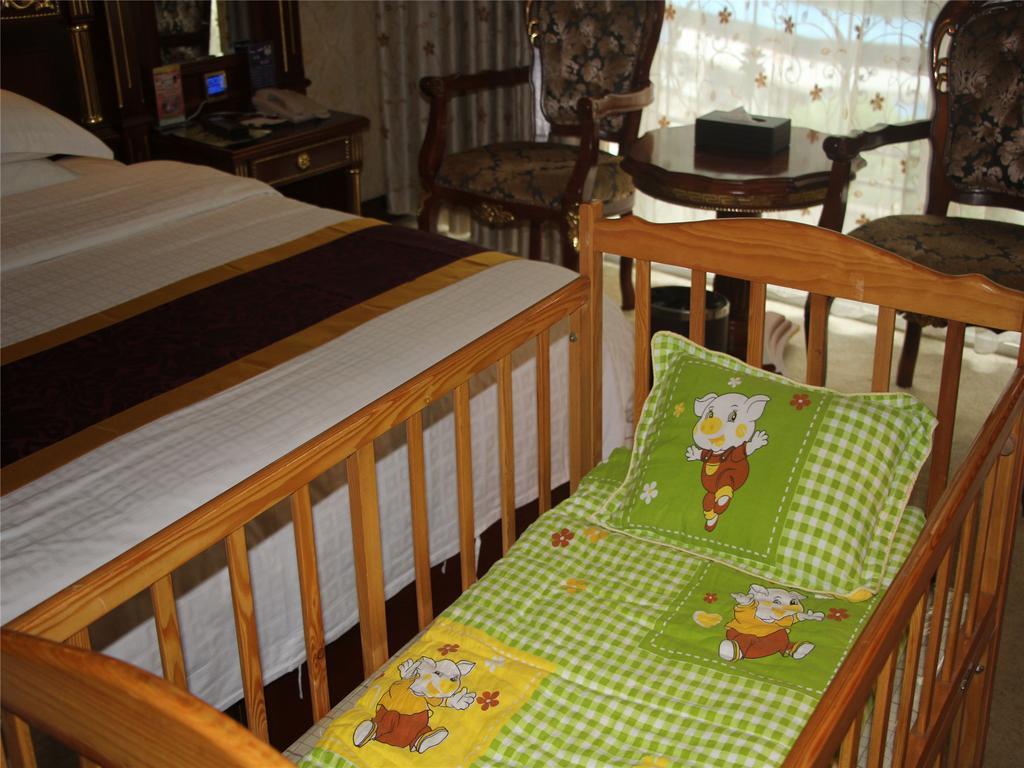New West Street International Hotel Yangshuo Bagian luar foto