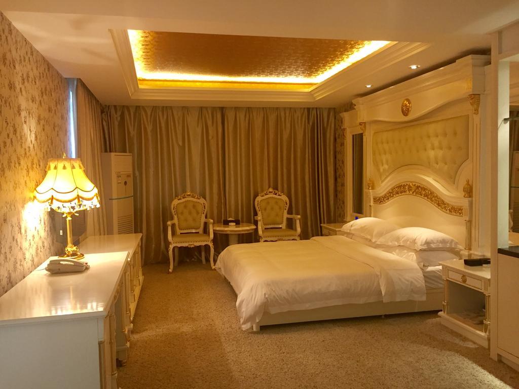 New West Street International Hotel Yangshuo Bagian luar foto